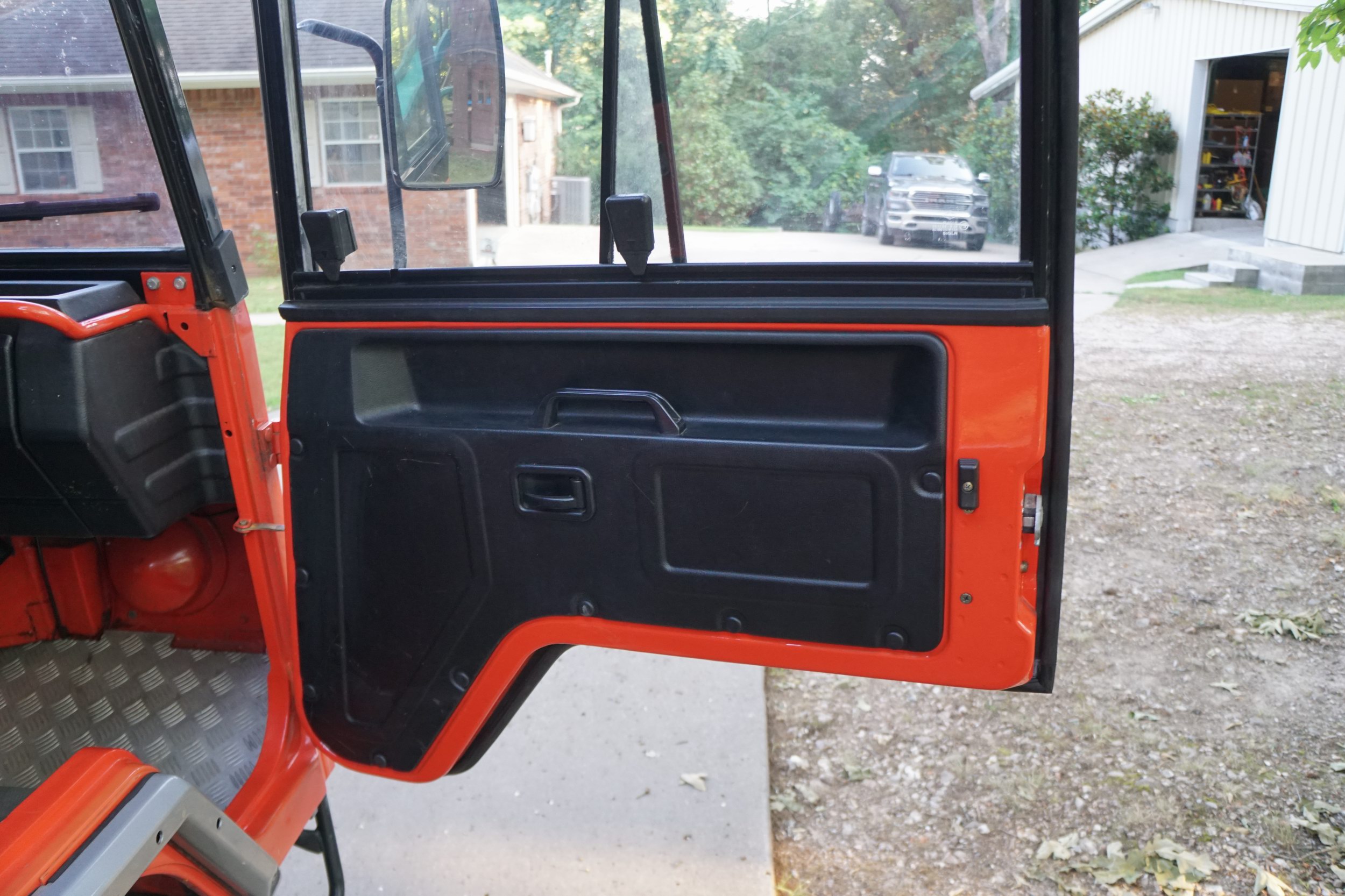 Rare Pinzgauer 718 6x6  Custom 3 Door Crew Cab  
 ..