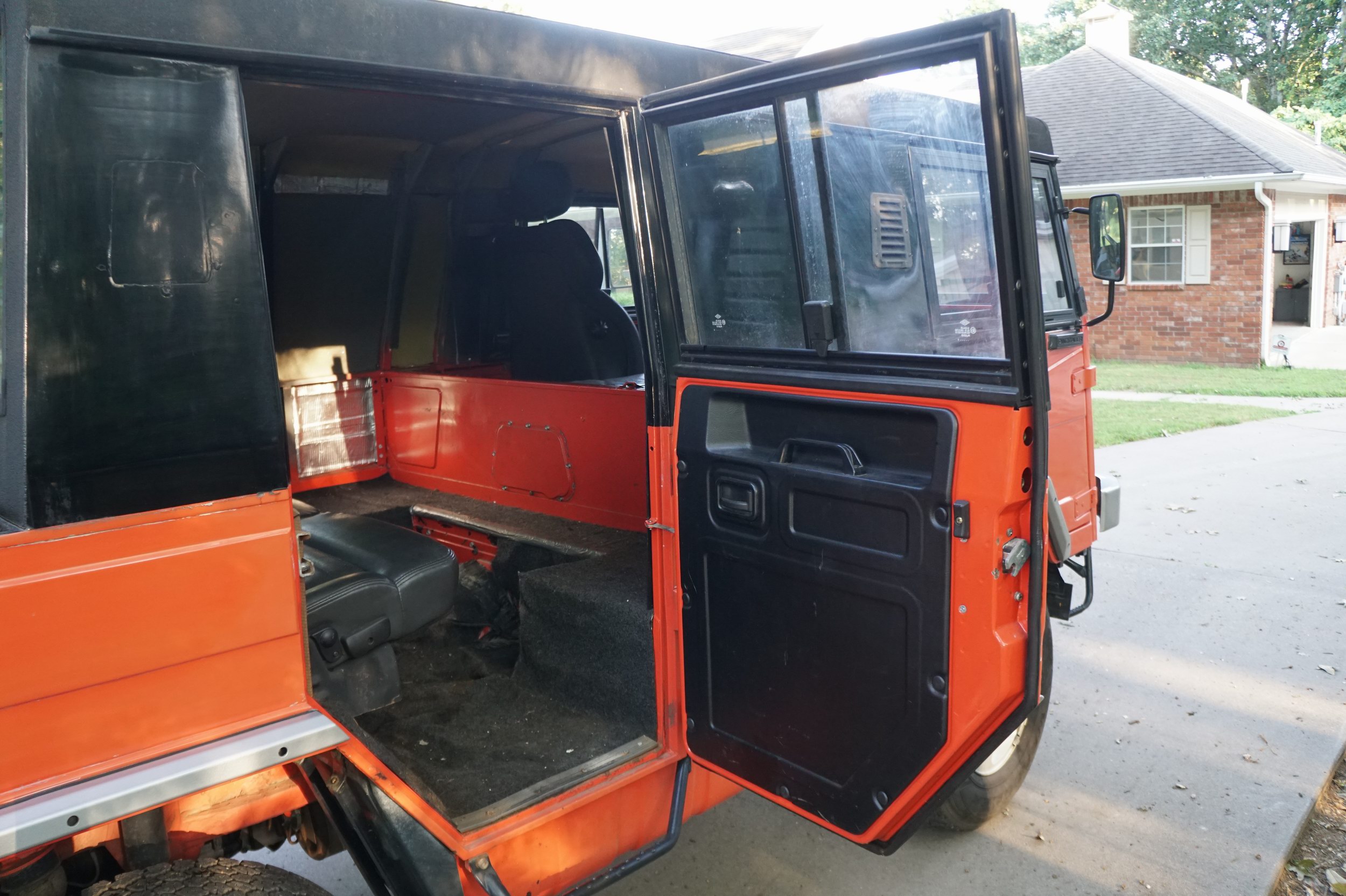 Rare Pinzgauer 718 6x6  Custom 3 Door Crew Cab  
 ..