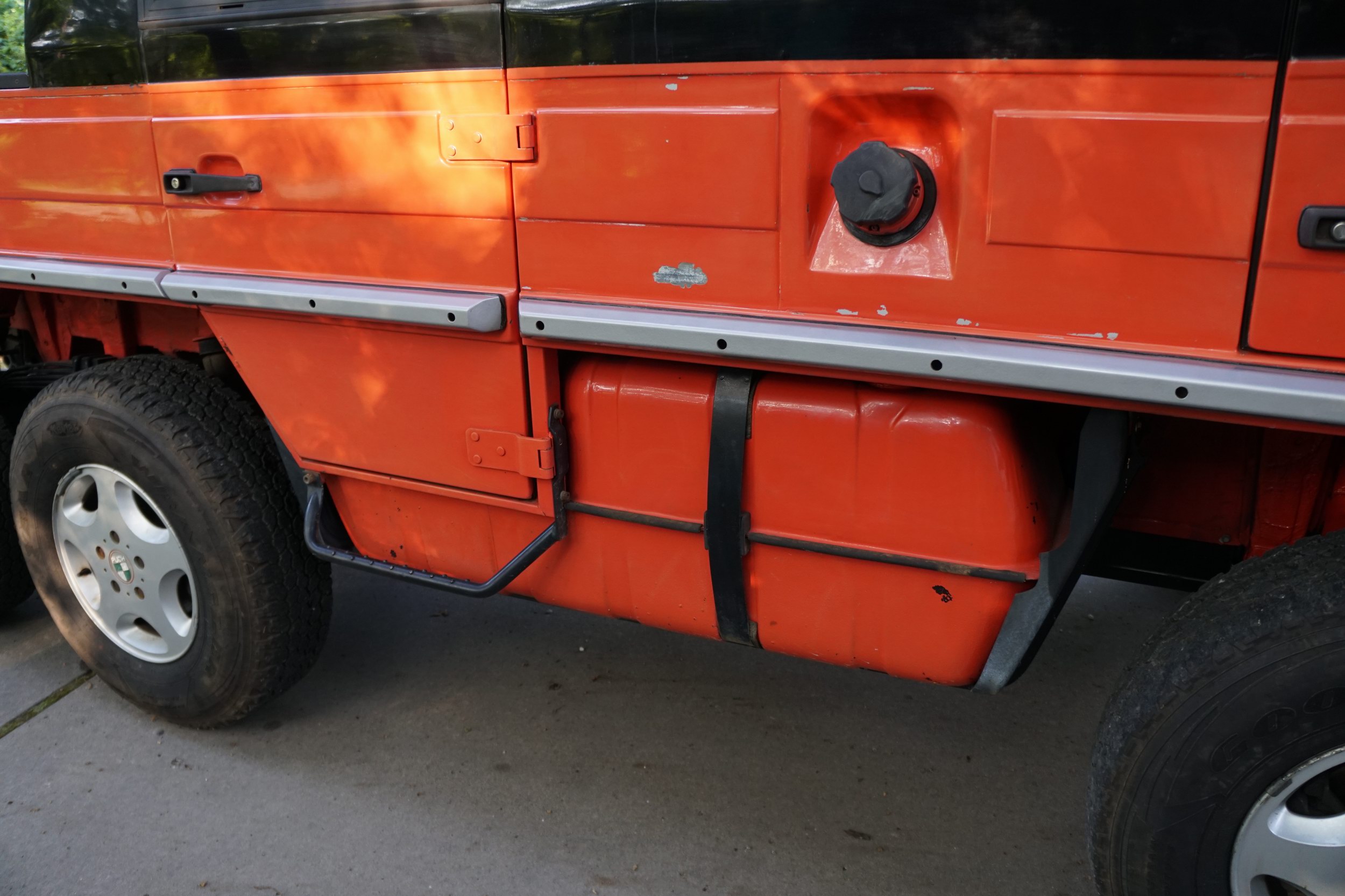 Rare Pinzgauer 718 6x6  Custom 3 Door Crew Cab  
 ..