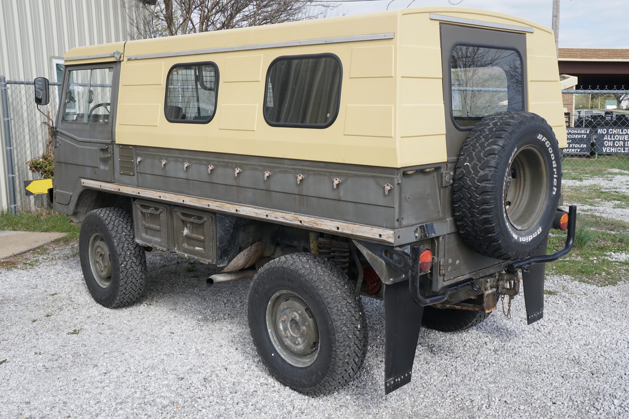 Swiss Army Troop Carrier, with Techno Top 
Good M ..