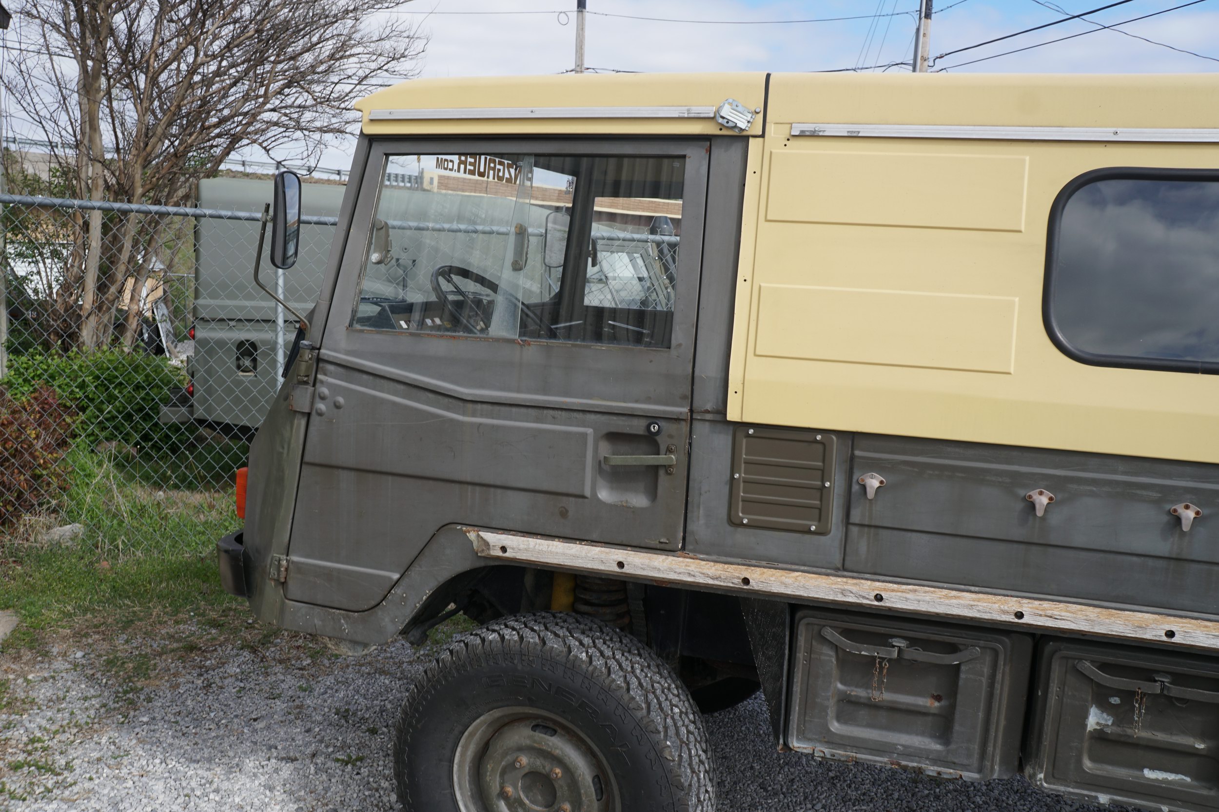 Swiss Army Troop Carrier, with Techno Top 
Good M ..