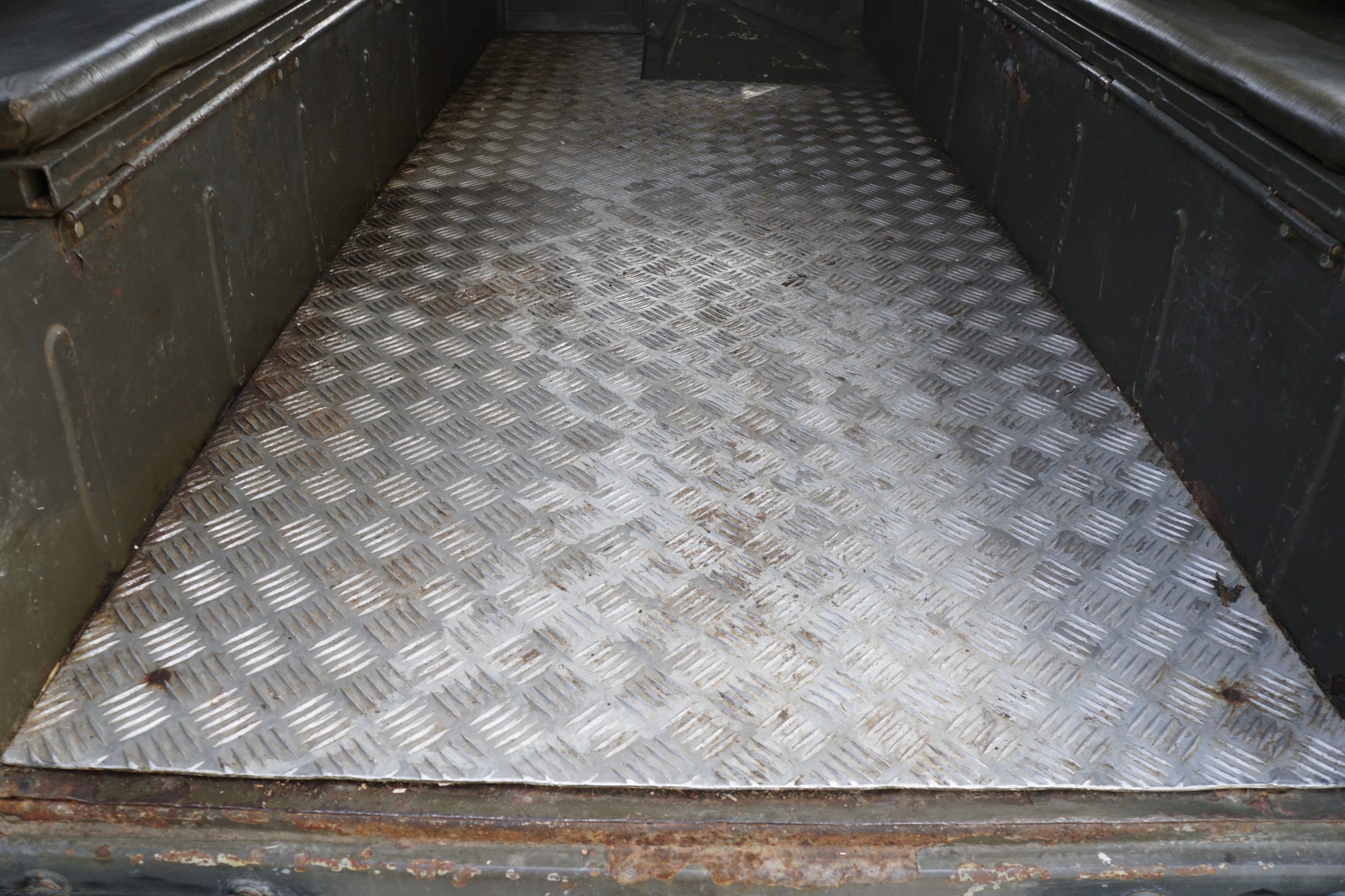 Swiss Army Troop Carrier, with Techno Top 
Good M ..