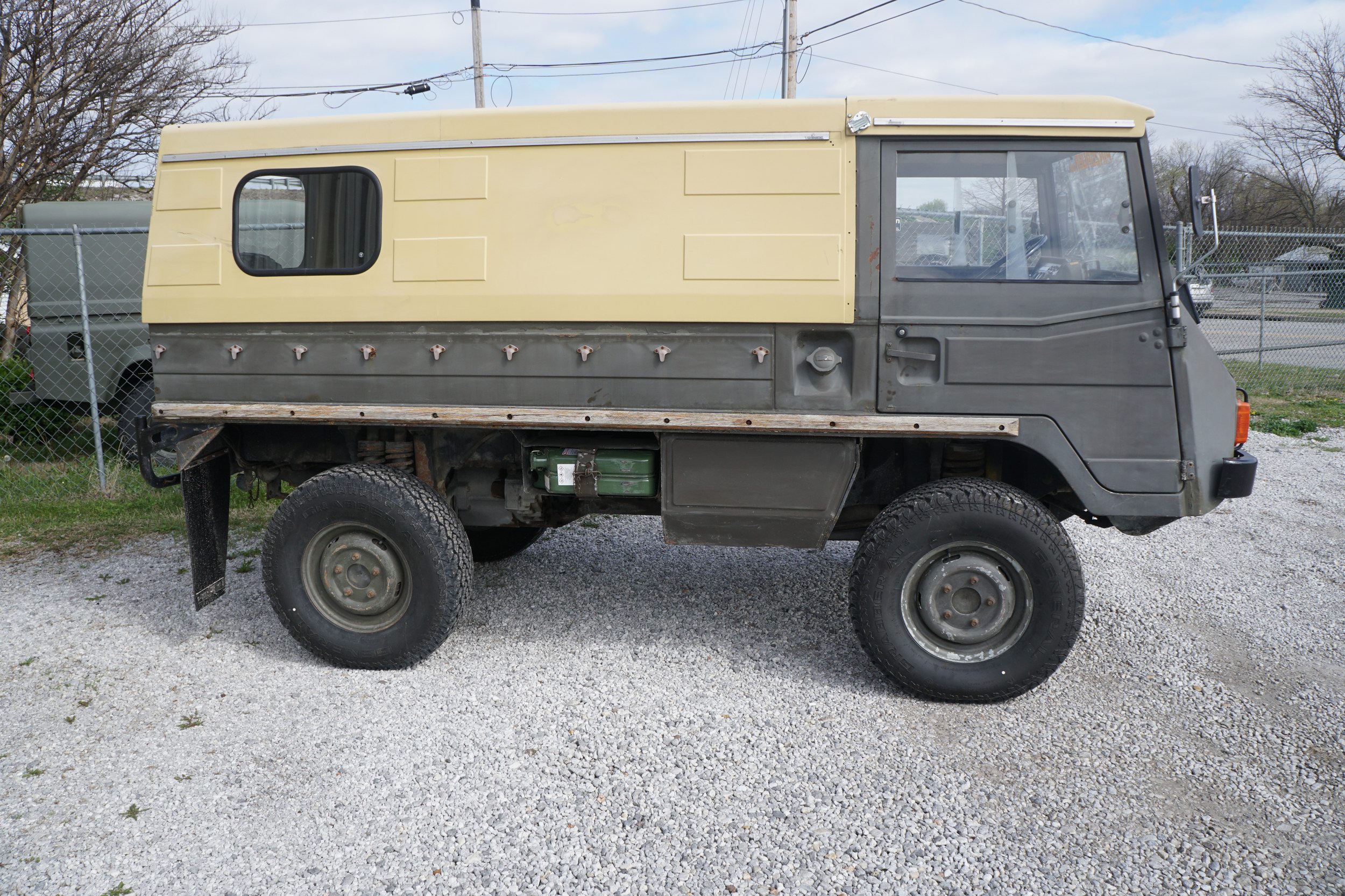 Swiss Army Troop Carrier, with Techno Top 
Good M ..