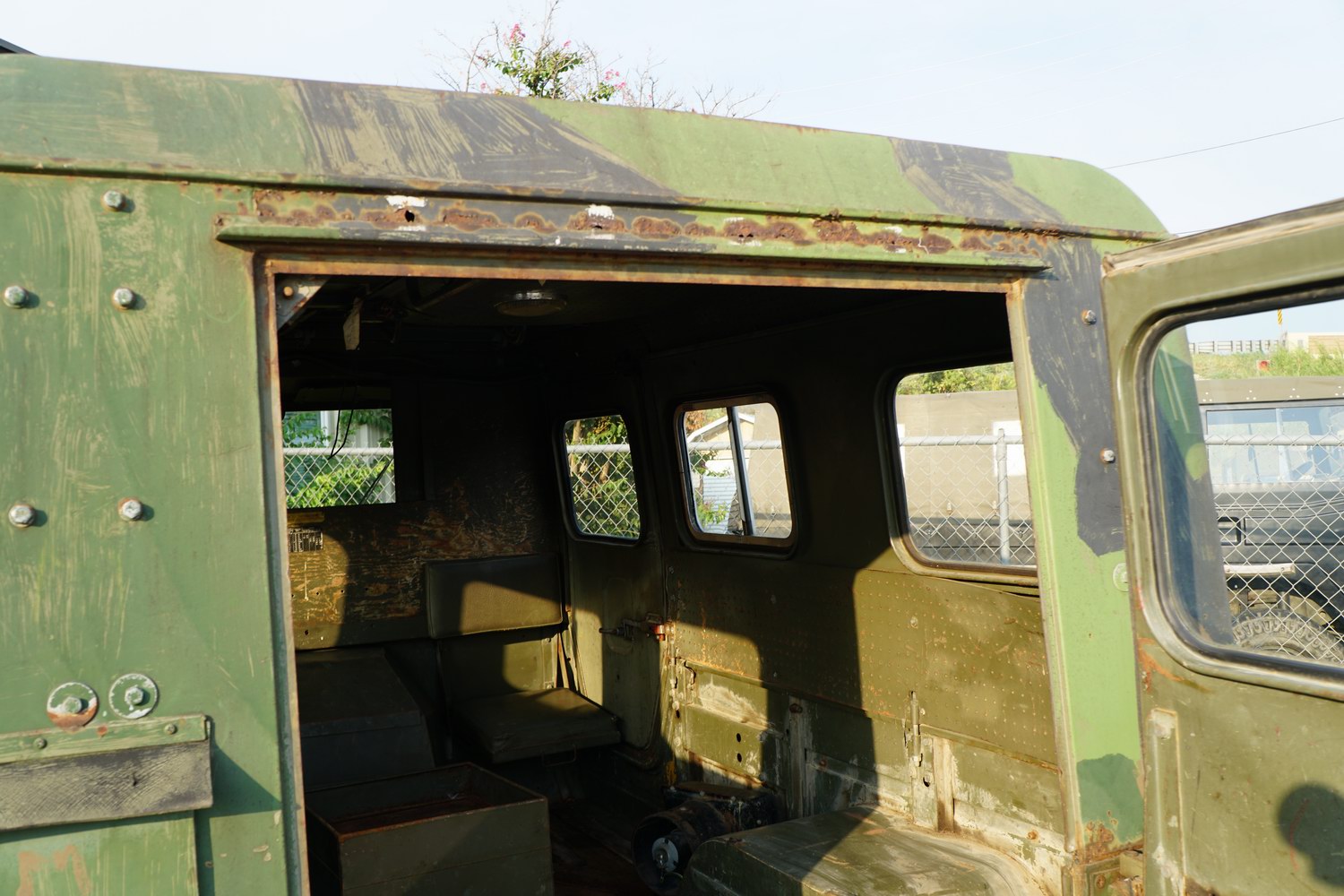 Volvo L3315  Radio Truck from Swedish Army  
The  ..