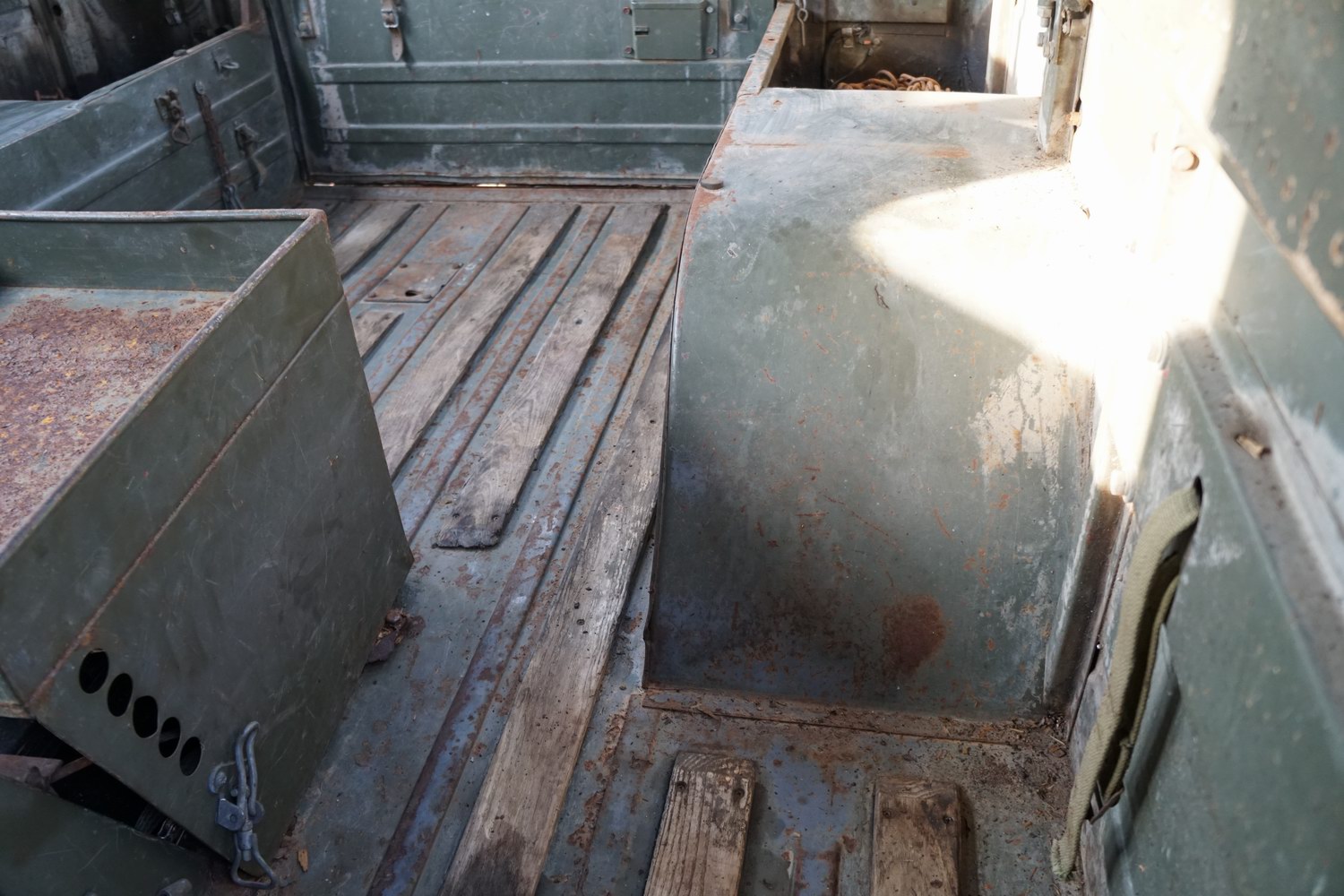 Volvo L3315  Radio Truck from Swedish Army  
The  ..