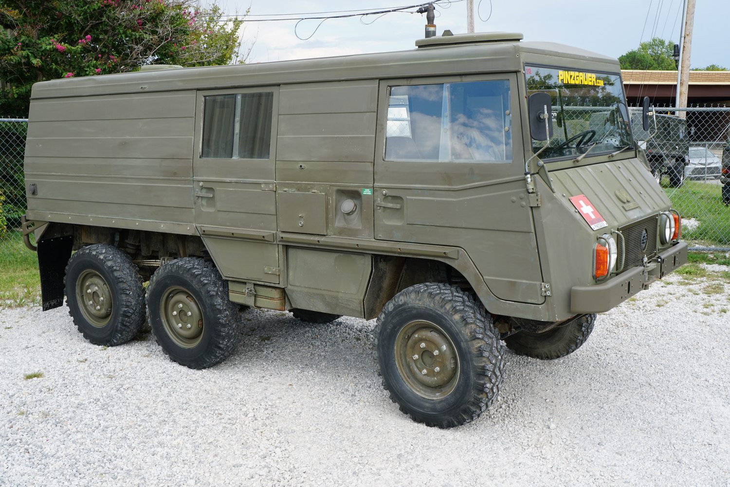 Very Rare Pinzgauer 712K Swiss Army Version
Origi ..