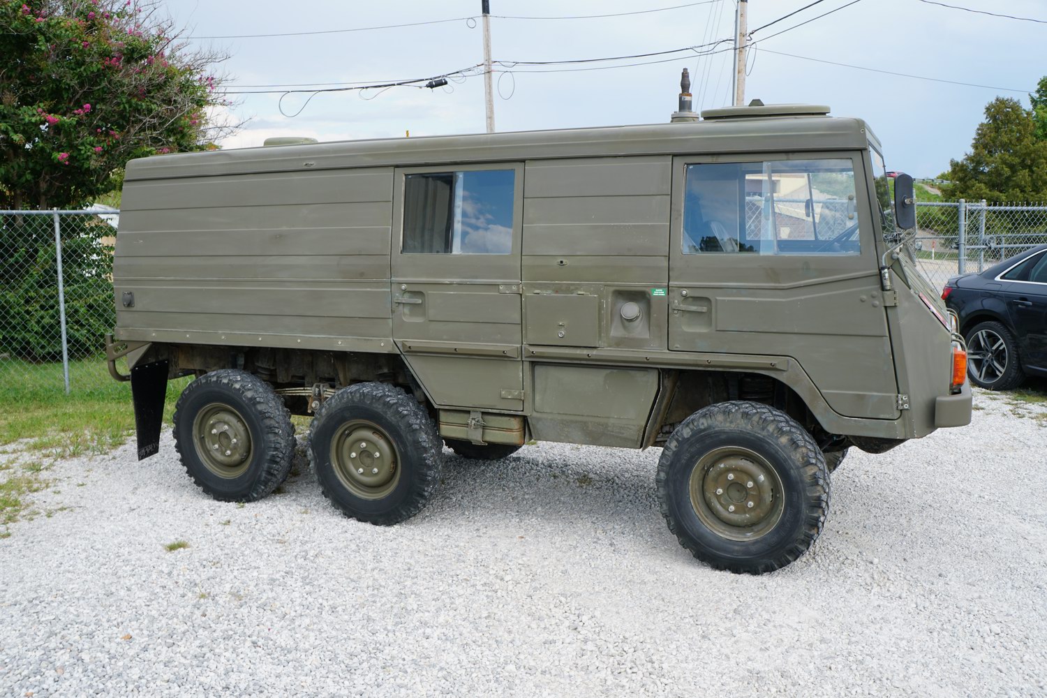 Very Rare Pinzgauer 712K Swiss Army Version
Origi ..