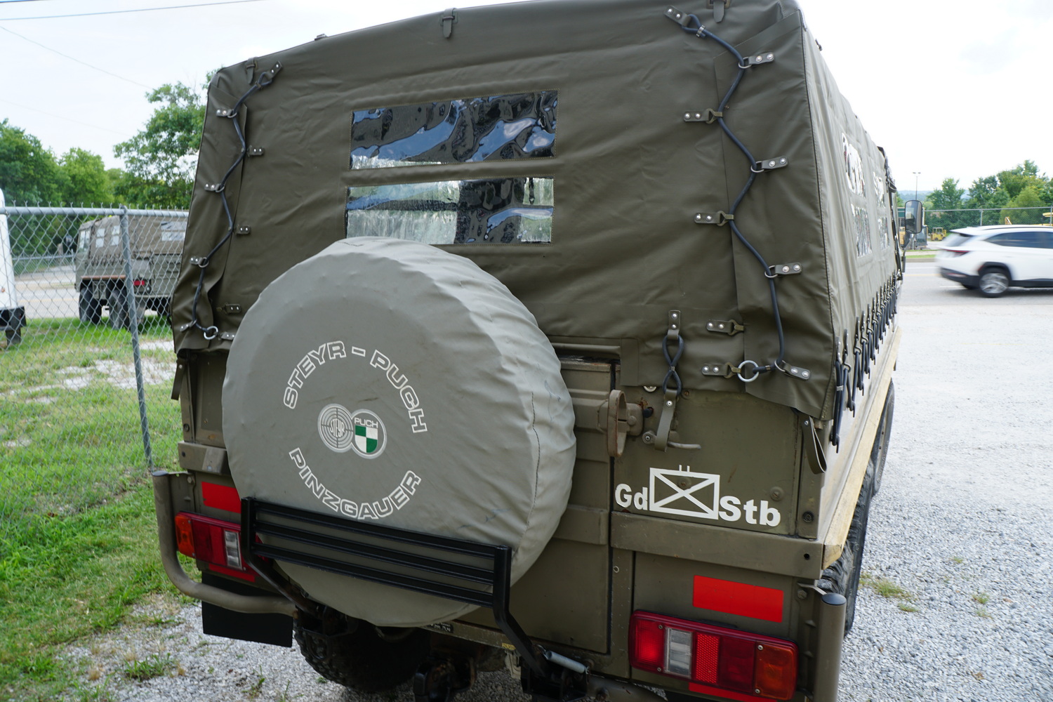 Austrian Military 712M Troop Carrier in good condi ..