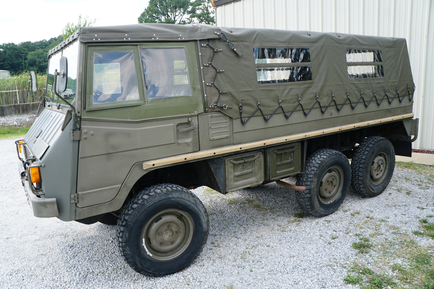 Austrian Military 712M Troop Carrier in good condi ..
