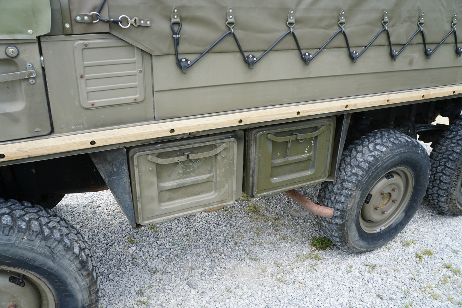 Austrian Military 712M Troop Carrier in good condi ..