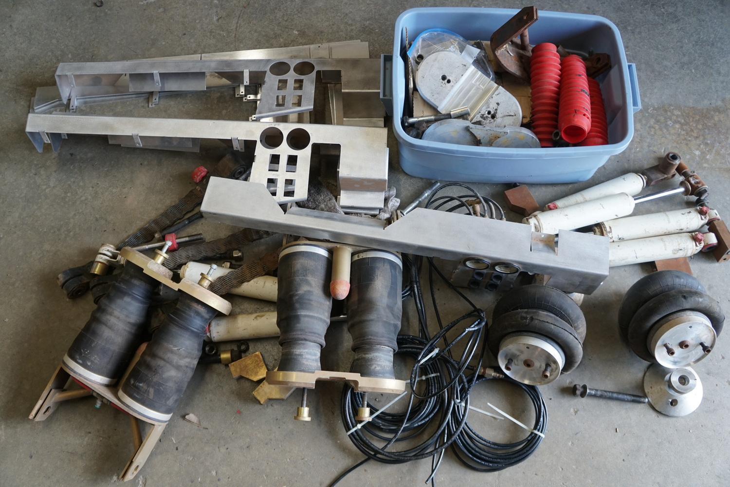 Air Suspension System. Was intalled on a Pinzgauer ..