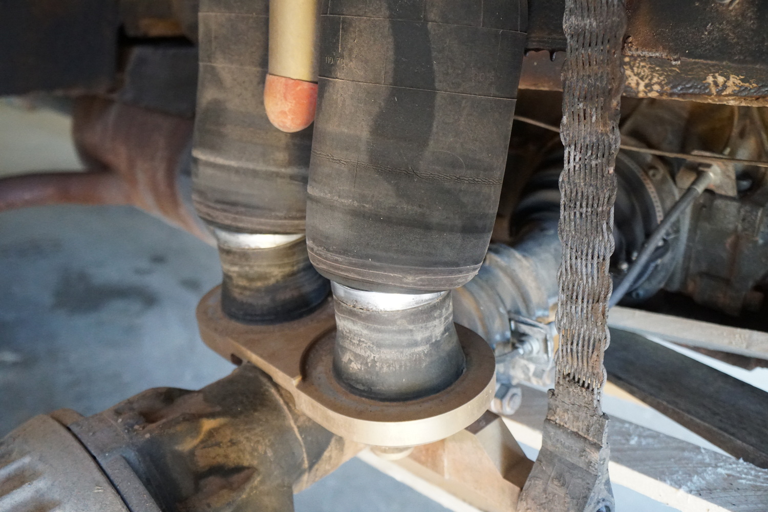 Air Suspension System. Was intalled on a Pinzgauer ..