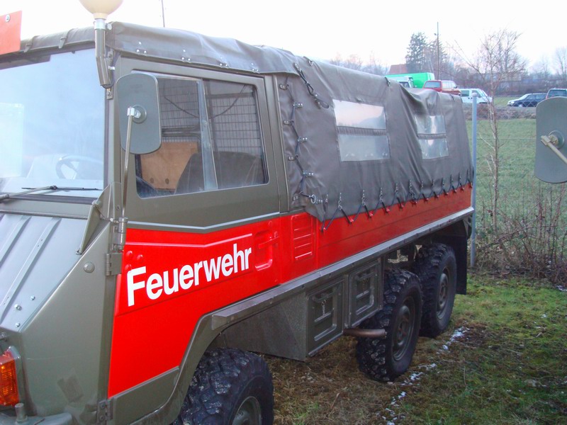 All original 6x6 Swiss Military Firetruck with ver ..