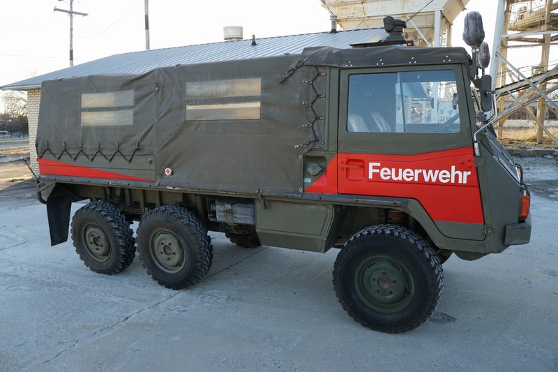 All original 6x6 Swiss Military Firetruck with ver ..