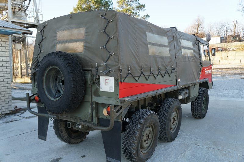 All original 6x6 Swiss Military Firetruck with ver ..