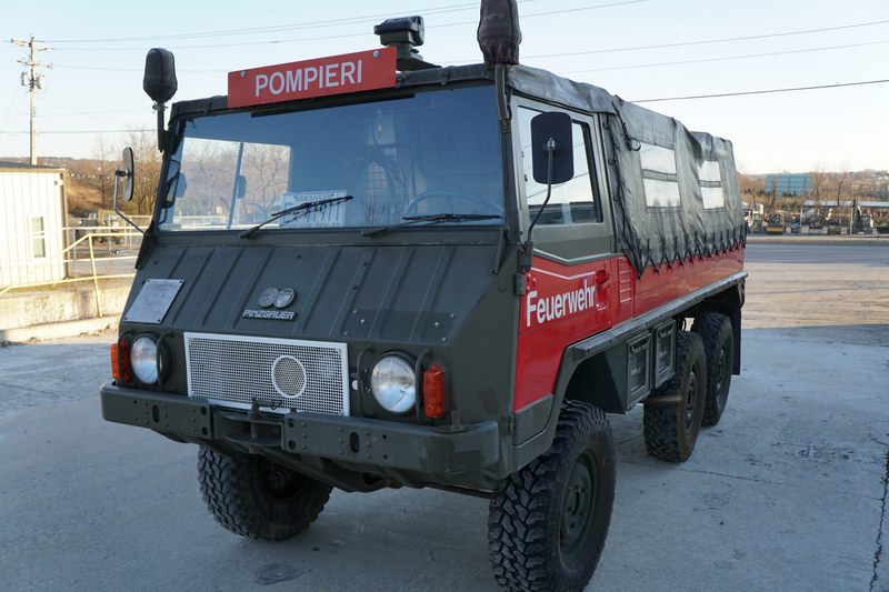 All original 6x6 Swiss Military Firetruck with ver ..