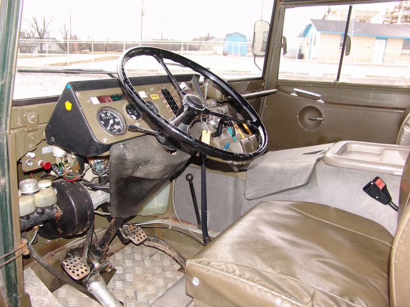 Swiss Army Radio Truckgood mechanical, nice inter ..