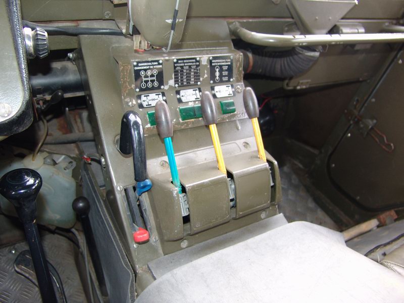 Swiss Army Radio Truckgood mechanical, nice inter ..