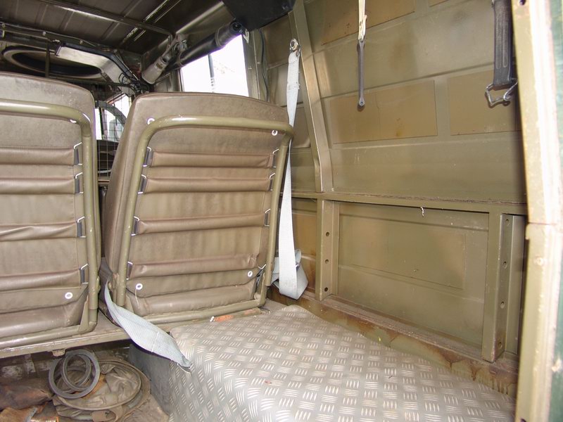 Swiss Army Radio Truckgood mechanical, nice inter ..
