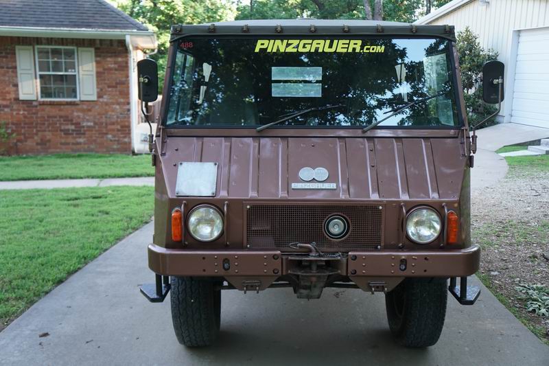 Troop Carrier with 4 rear seats. 
In good mechani ..