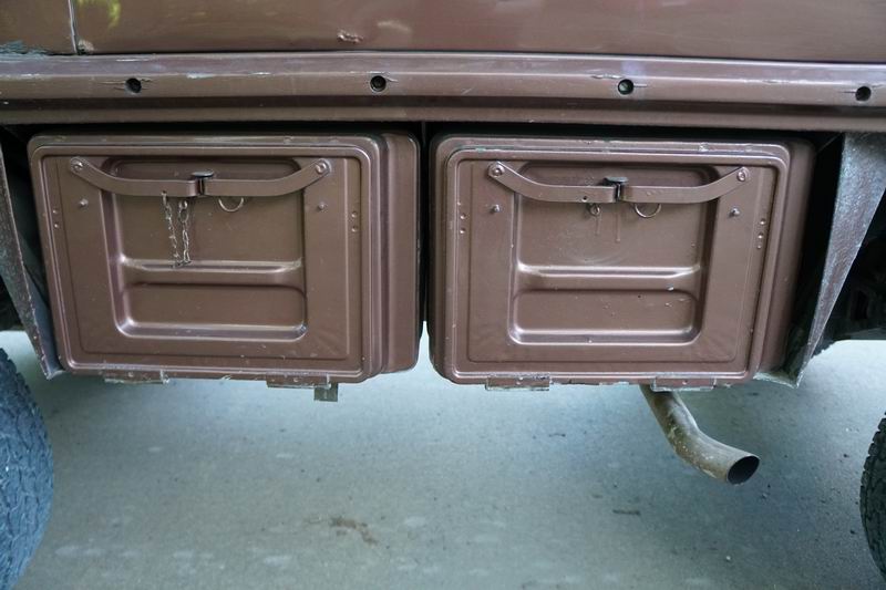 Troop Carrier with 4 rear seats. 
In good mechani ..