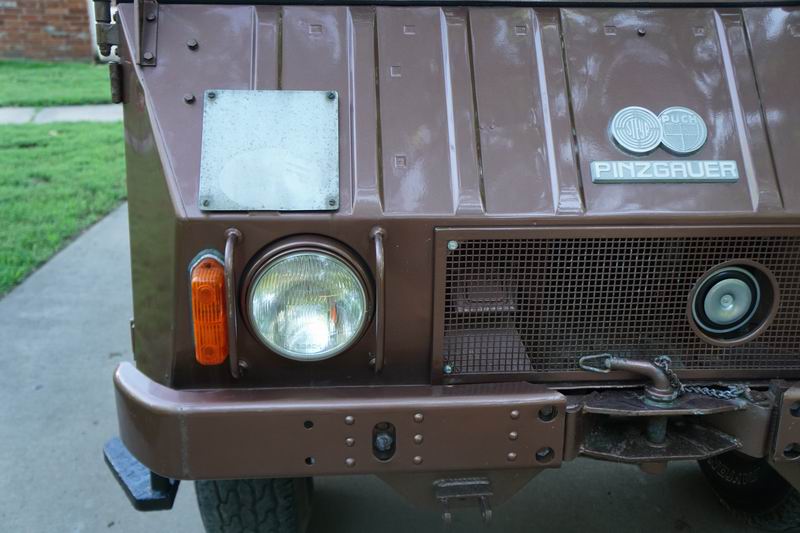 Troop Carrier with 4 rear seats. 
In good mechani ..