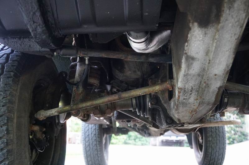 Troop Carrier with 4 rear seats. 
In good mechani ..
