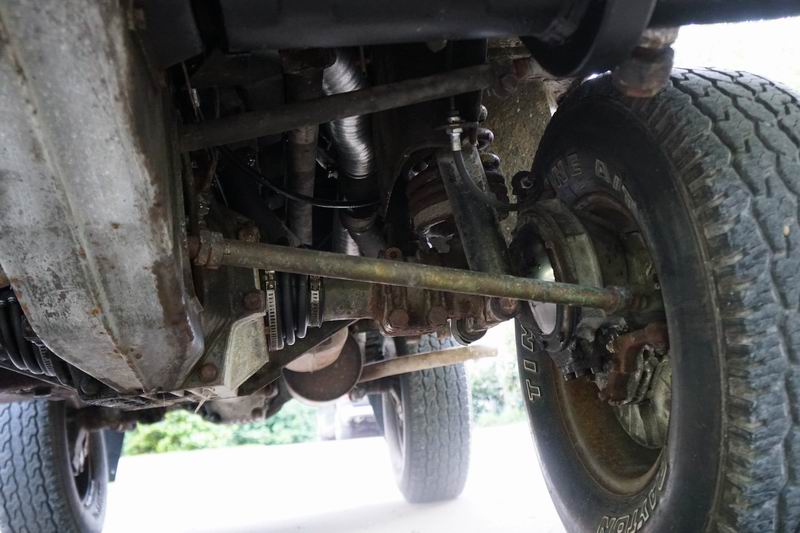 Troop Carrier with 4 rear seats. 
In good mechani ..
