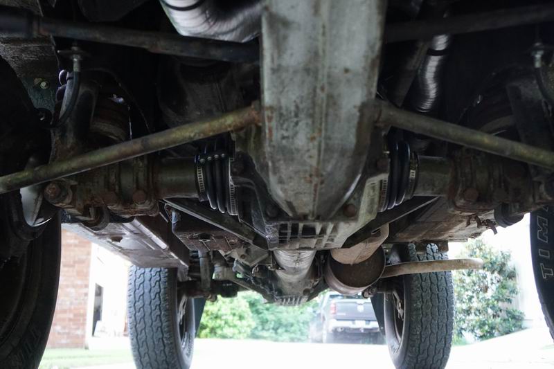 Troop Carrier with 4 rear seats. 
In good mechani ..