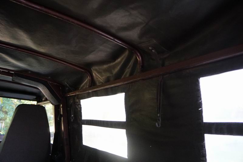 Troop Carrier with 4 rear seats. 
In good mechani ..