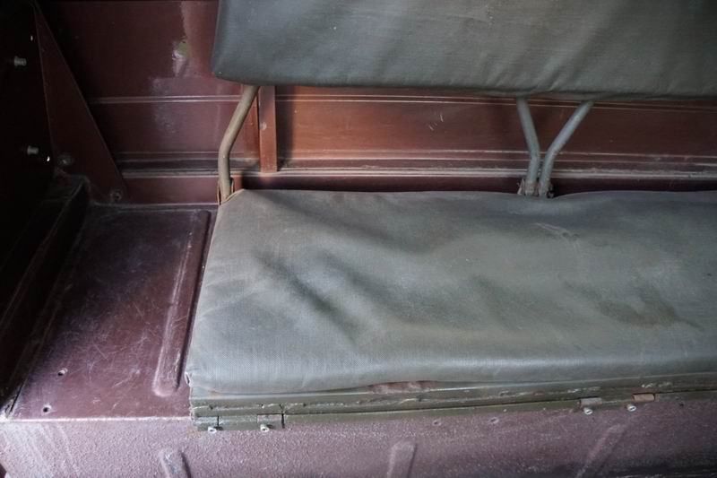 Troop Carrier with 4 rear seats. 
In good mechani ..