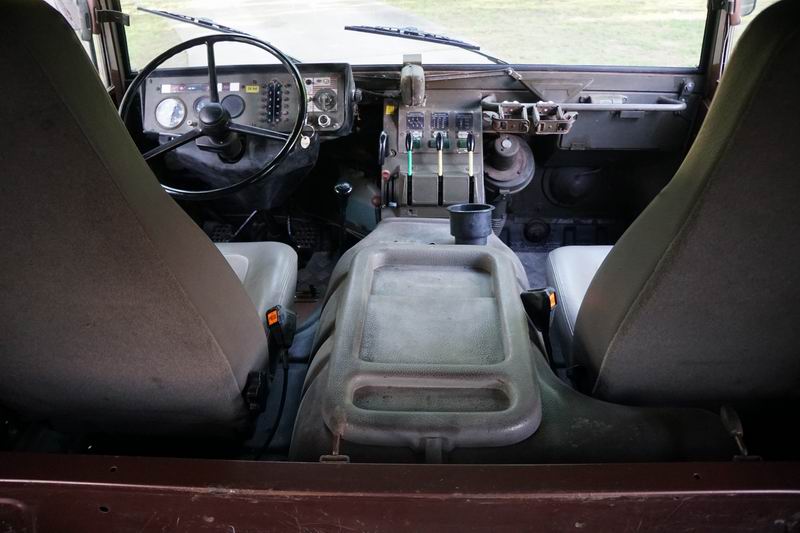 Troop Carrier with 4 rear seats. 
In good mechani ..