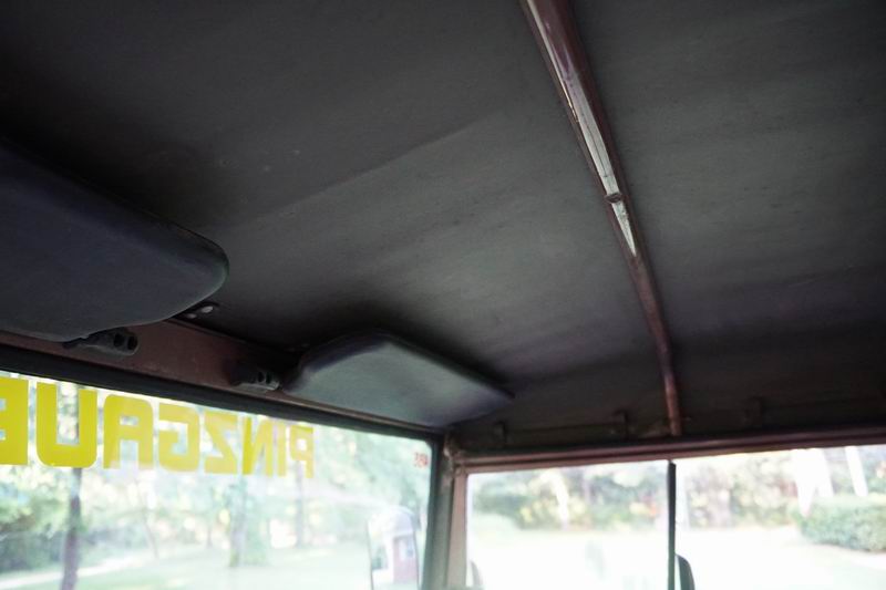Troop Carrier with 4 rear seats. 
In good mechani ..