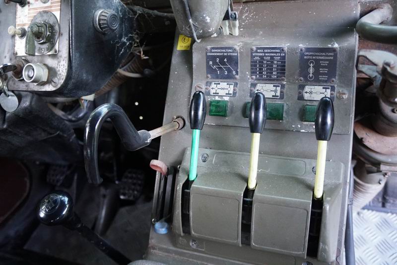 Troop Carrier with 4 rear seats. 
In good mechani ..