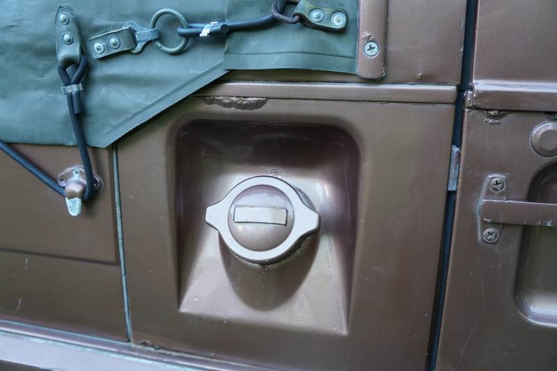 Troop Carrier with 4 rear seats. 
In good mechani ..
