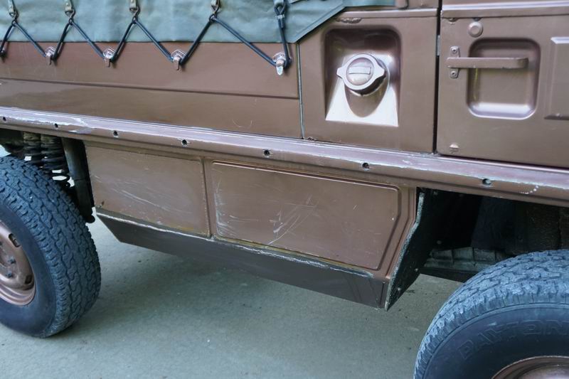 Troop Carrier with 4 rear seats. 
In good mechani ..