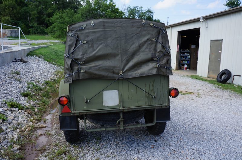 Single Axle Trailer 8ft long Cargo area.
Surge Bra ..