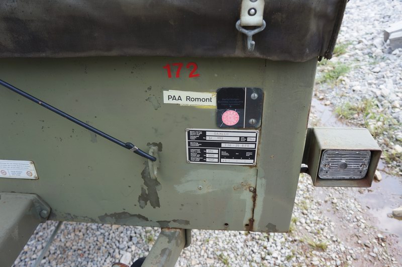 Single Axle Trailer 8ft long Cargo area.
Surge Bra ..
