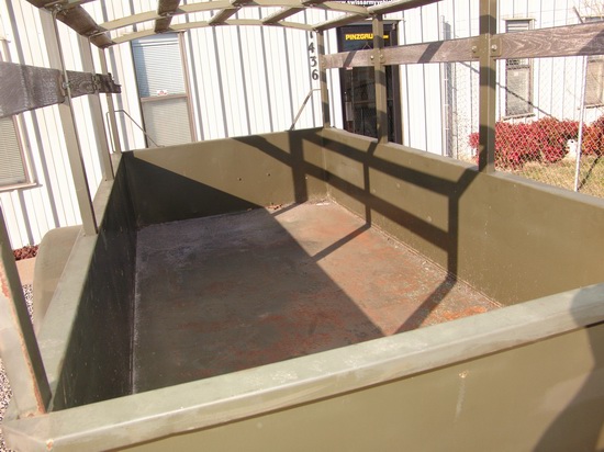 Single Axle Trailer 8ft long Cargo area.
Surge Bra ..